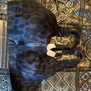 VS knock out sports bra